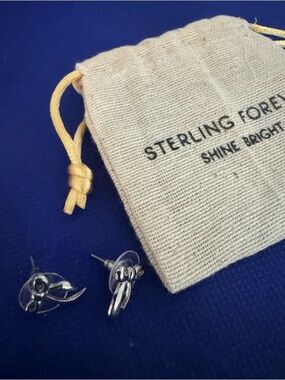 🎀 Bow/Ribbon silver dainty earrings. NWT comes in/with pouch